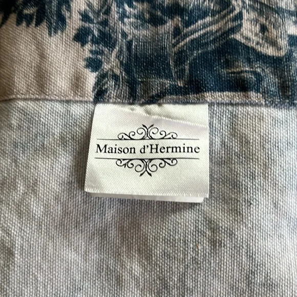 Toile Maison d’ Hermine drapes pair with pillow covers - Picture 7 of 7